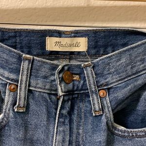 Size 27 Madewell mom jeans.